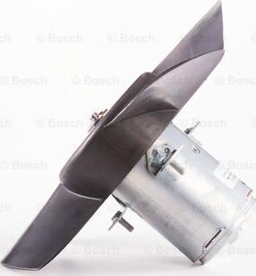 BOSCH 9 130 451 066 - Elettromotore, Ventola radiatore www.autoricambi360.it