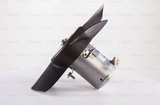 BOSCH 9 130 081 061 - Elettromotore, Ventola radiatore www.autoricambi360.it