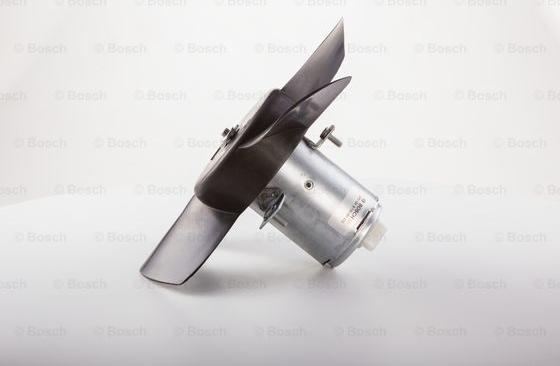 BOSCH 9 130 081 032 - Elettromotore, Ventola radiatore www.autoricambi360.it