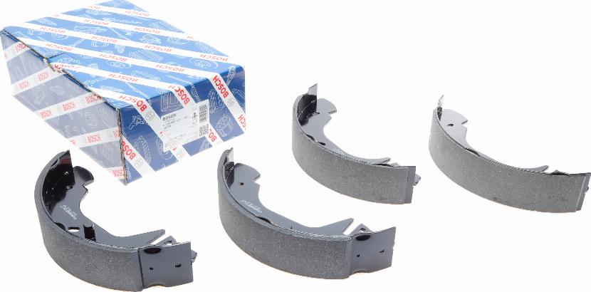 BOSCH 0 986 487 524 - Kit ganasce freno www.autoricambi360.it