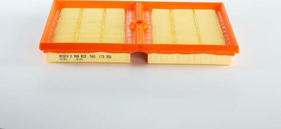 BOSCH 0 986 B02 540 - Filtro aria www.autoricambi360.it