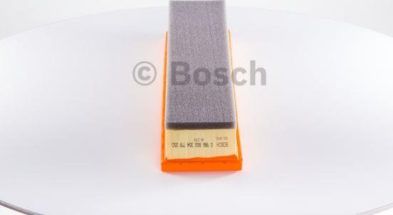 BOSCH 0 986 B02 354 - Filtro aria www.autoricambi360.it