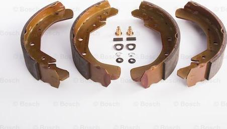 BOSCH 0 986 BB3 500 - Kit ganasce freno www.autoricambi360.it
