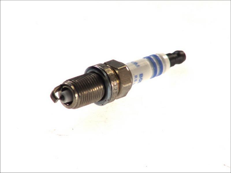 BOSCH 0 242 240 654 - Candela accensione www.autoricambi360.it