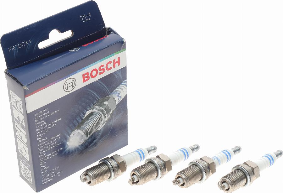 BOSCH 0 242 235 913 - Candela accensione www.autoricambi360.it