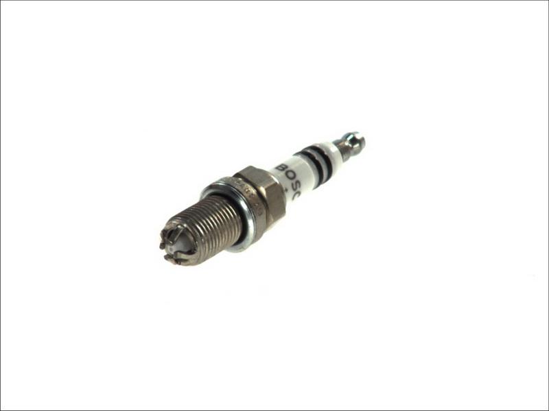 BOSCH 0 242 236 562 - Candela accensione www.autoricambi360.it