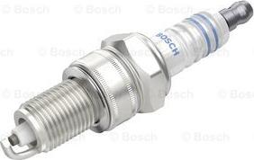 BOSCH 0 242 225 625 - Candela accensione www.autoricambi360.it
