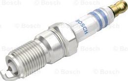 BOSCH 0 242 225 670 - Candela accensione www.autoricambi360.it