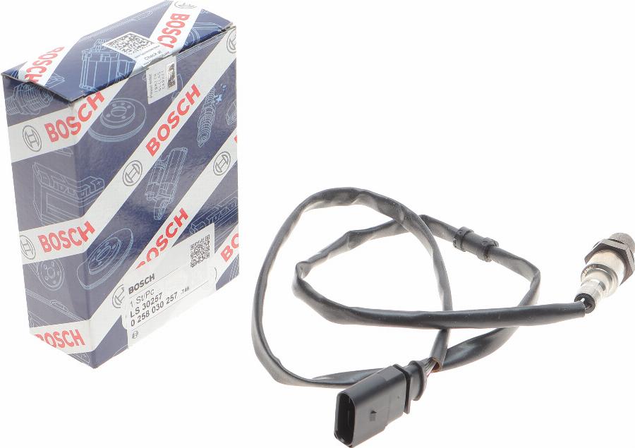 BOSCH 0 258 030 257 - Sonda lambda www.autoricambi360.it