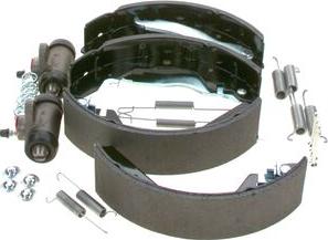 BOSCH 0 204 113 596 - Kit ganasce freno www.autoricambi360.it
