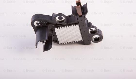 BOSCH 0 272 220 733 - Regolatore alternatore www.autoricambi360.it