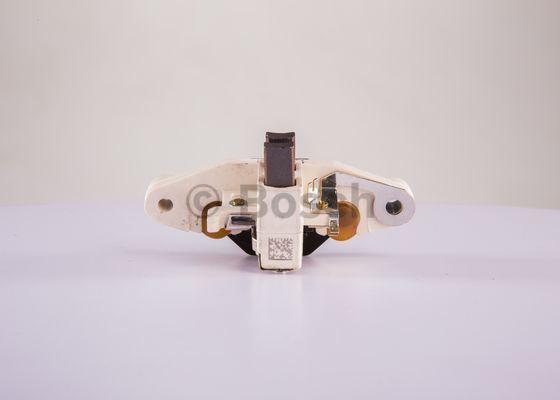 BOSCH 1 197 311 090 - Regolatore alternatore www.autoricambi360.it