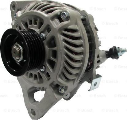 BOSCH F 042 303 122 - Alternatore www.autoricambi360.it
