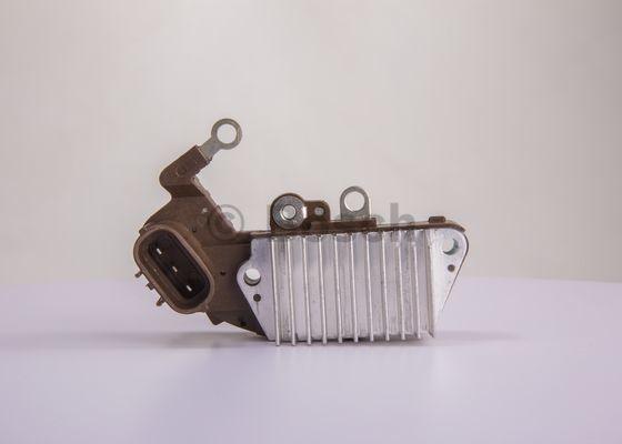 BOSCH F 042 320 120 - Regolatore alternatore www.autoricambi360.it
