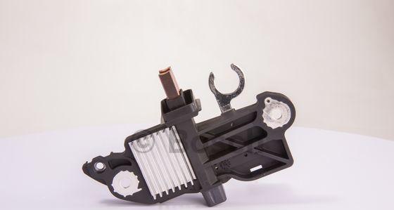 BOSCH F 000 RS0 103 - Regolatore alternatore www.autoricambi360.it