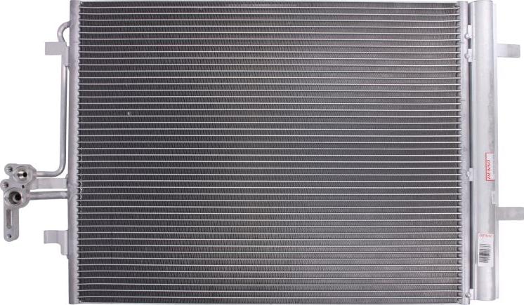 Denso DCN10016 - Condensatore, Climatizzatore www.autoricambi360.it