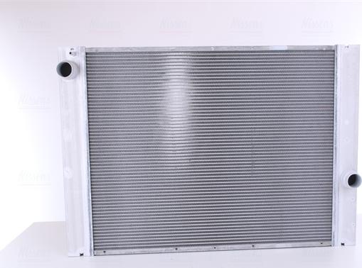 NISSENS 60764 - Radiatore, Raffreddamento motore www.autoricambi360.it