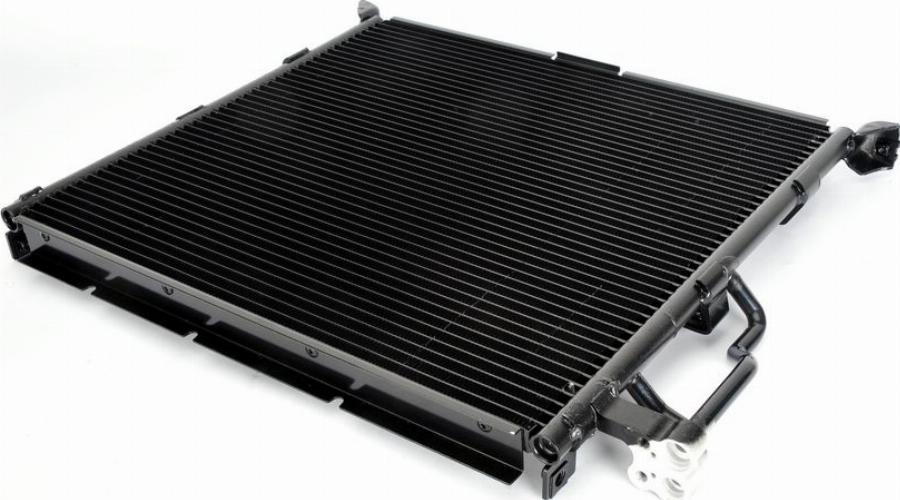 NRF 35586 - Condensatore, Climatizzatore www.autoricambi360.it