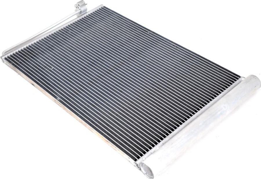 NRF 35537 - Condensatore, Climatizzatore www.autoricambi360.it