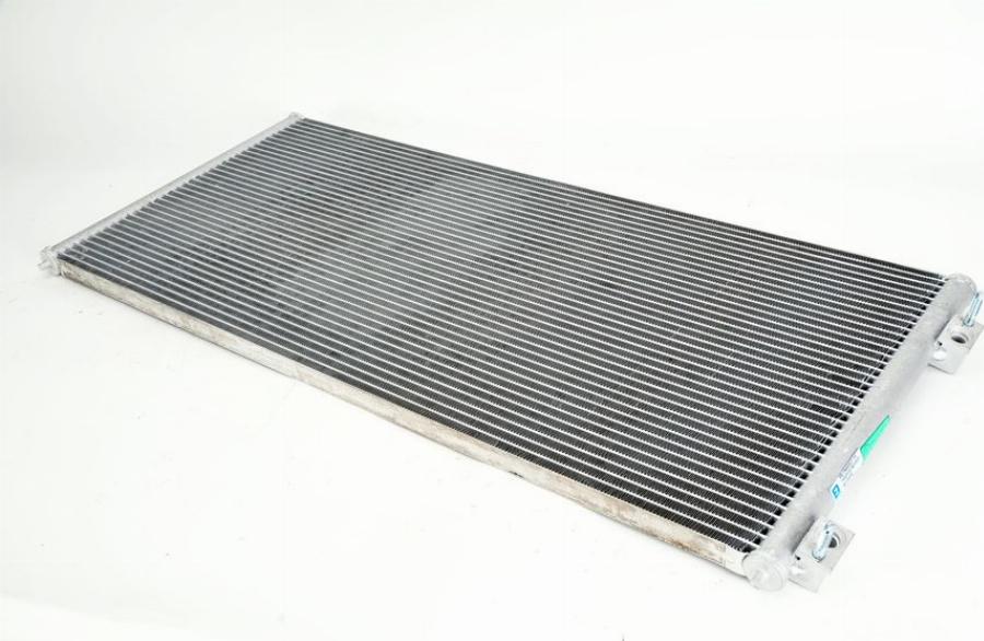 NRF 35651 - Condensatore, Climatizzatore www.autoricambi360.it