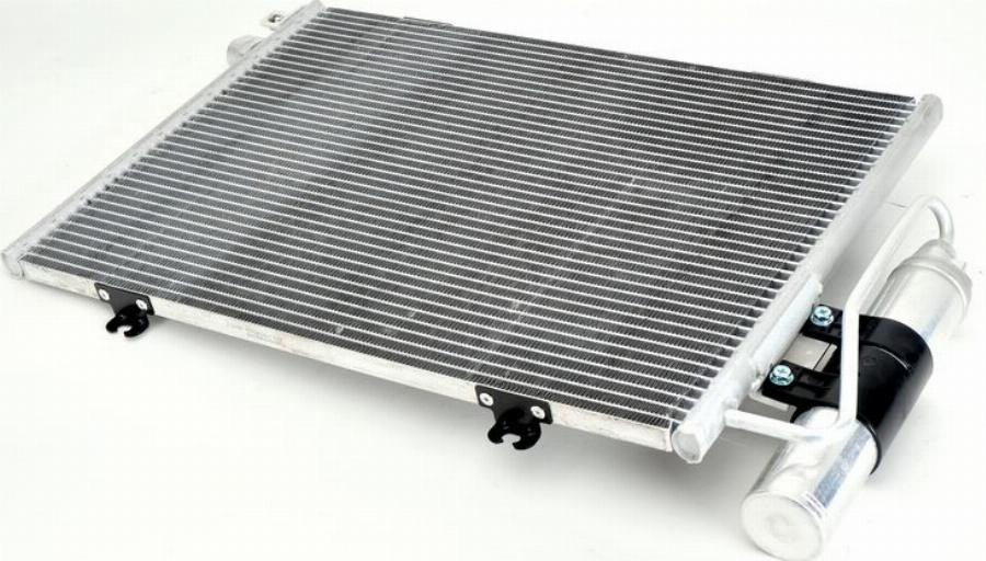 NRF 35379 - Condensatore, Climatizzatore www.autoricambi360.it