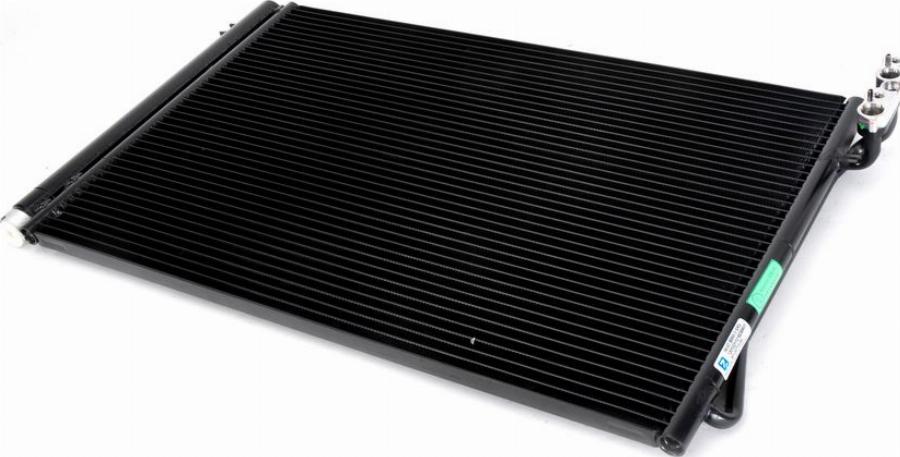 NRF 35743 - Condensatore, Climatizzatore www.autoricambi360.it