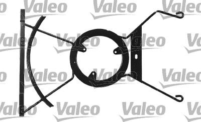 Valeo 820251 - Supporto, Griglia radiatore www.autoricambi360.it